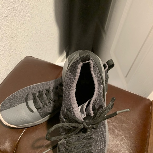 Under Armour mesh running shoe - Picture 4 of 4